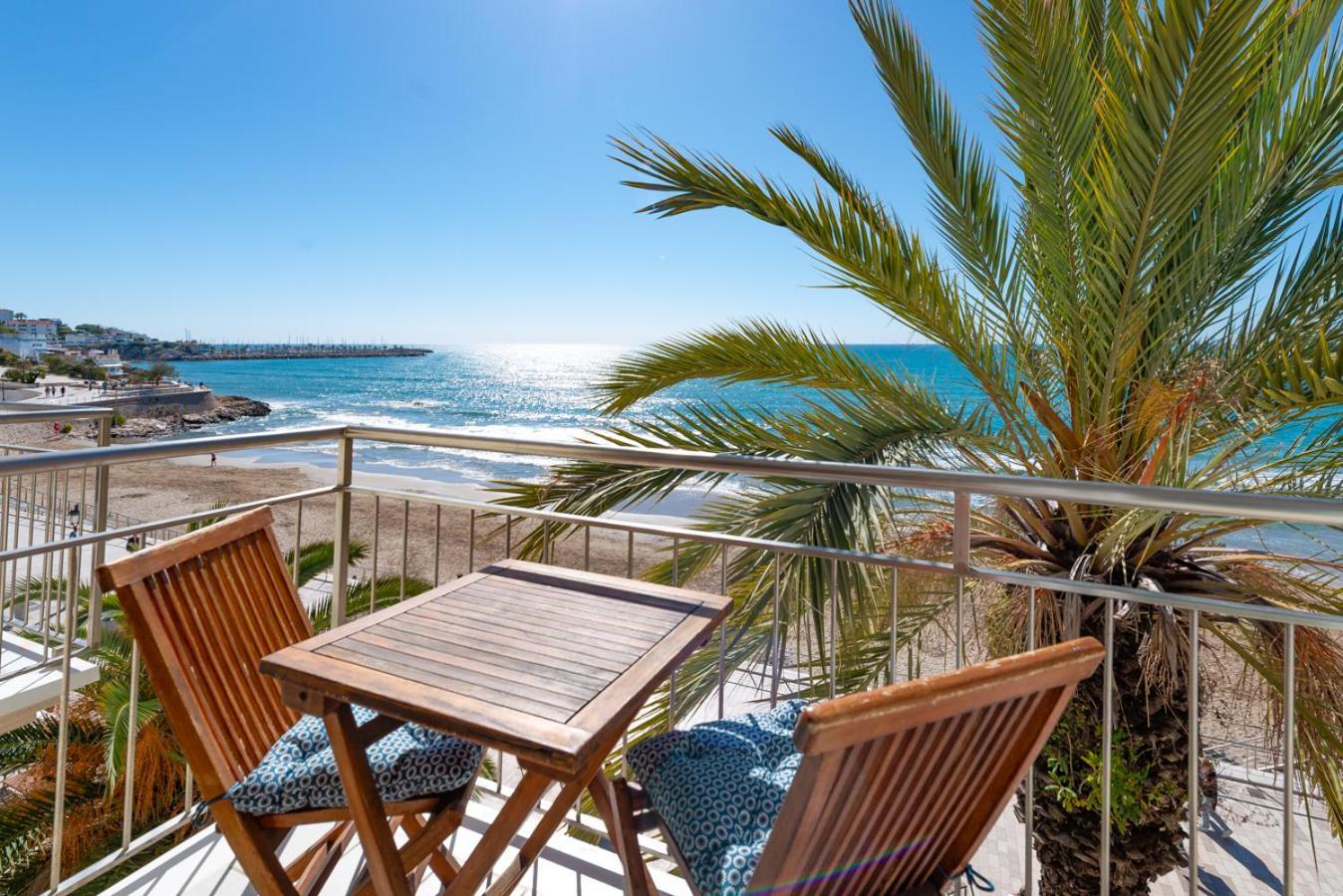 Insitges Sant Sebastia'S Beach Exterior foto